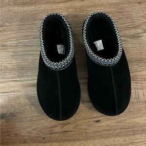 UGG Tasman Slipper Black